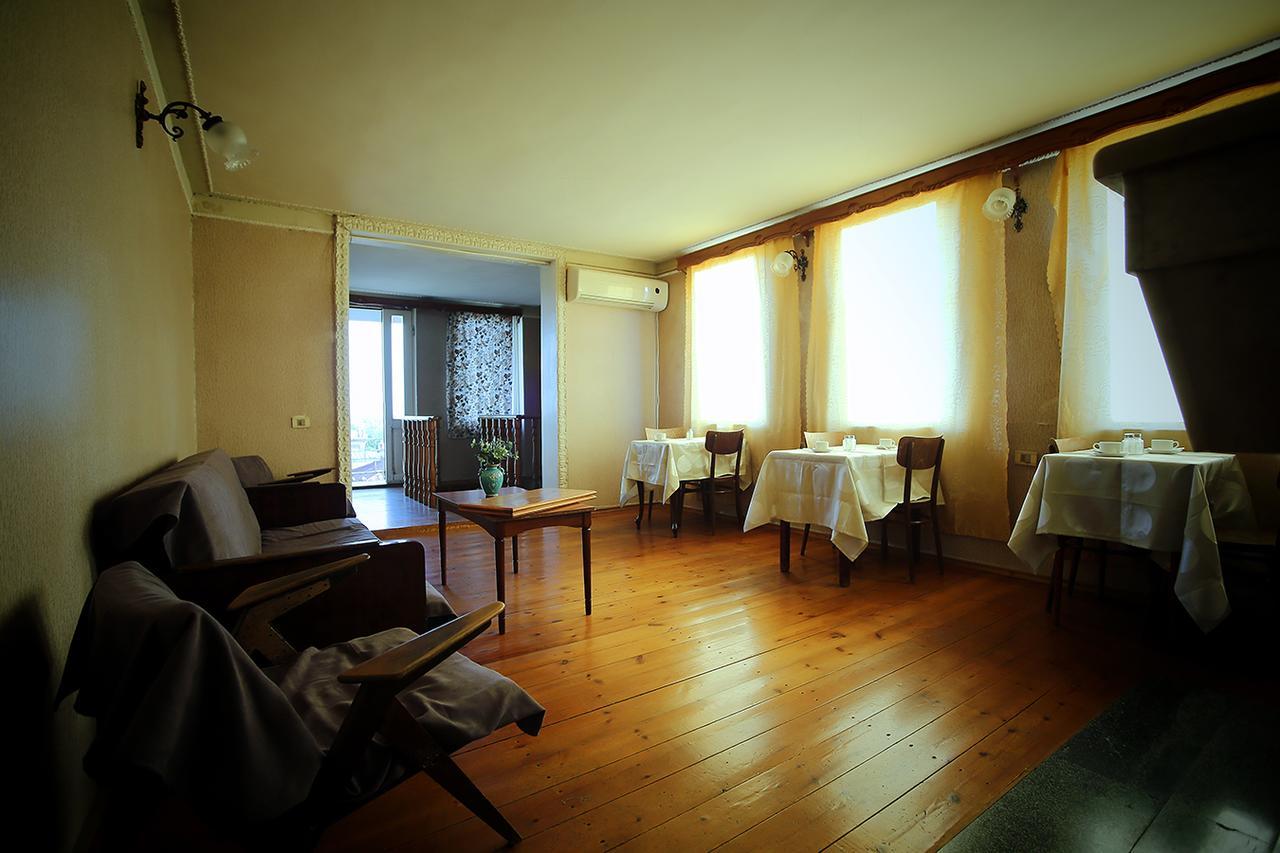 Guest House Old クタイシ エクステリア 写真