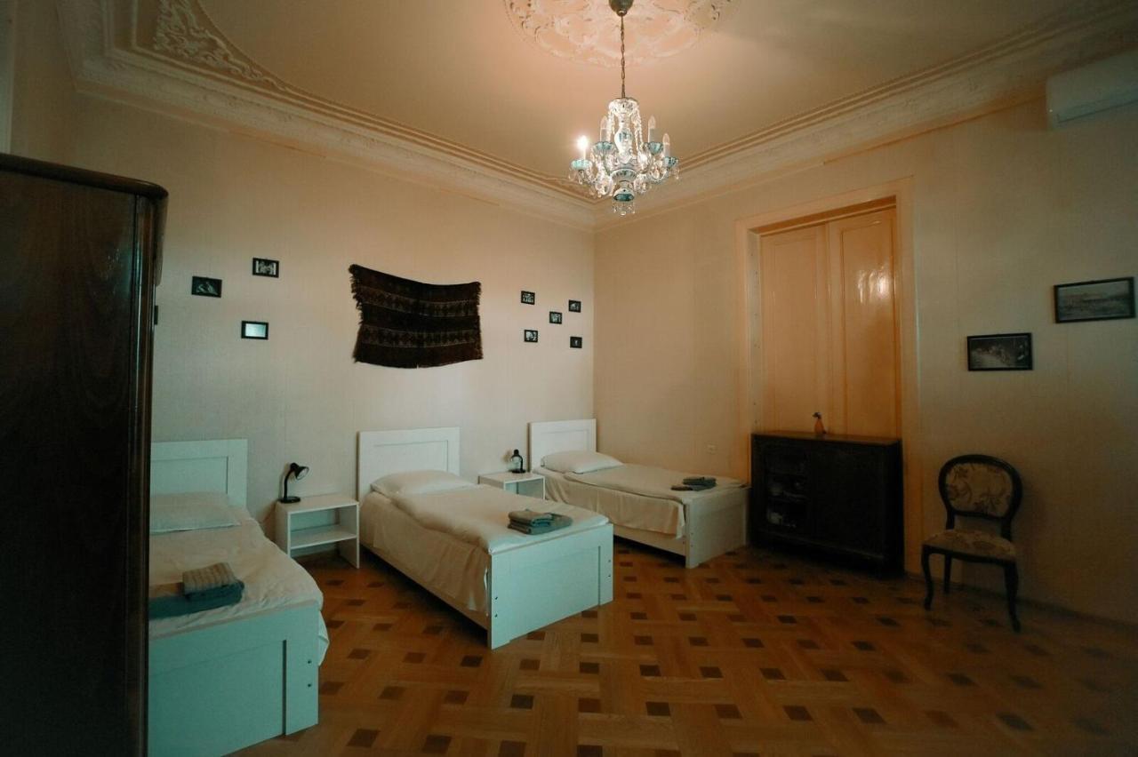 Guest House Old クタイシ エクステリア 写真