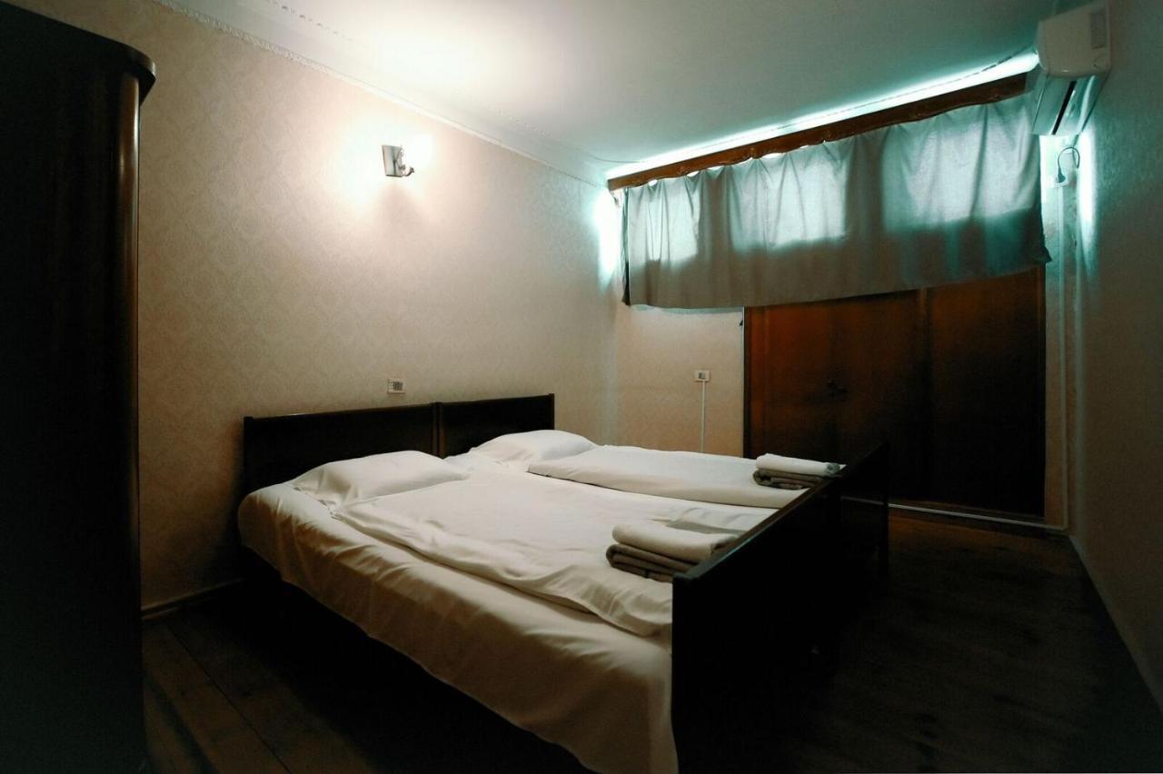 Guest House Old クタイシ エクステリア 写真
